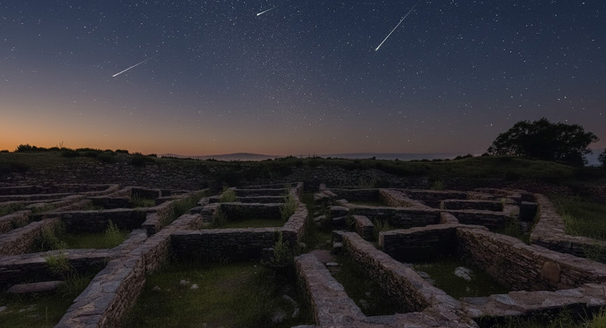 perseids meteor shower over ruins on the Camino