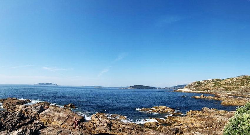 long stretch of coastline on the coastal portuguese camino